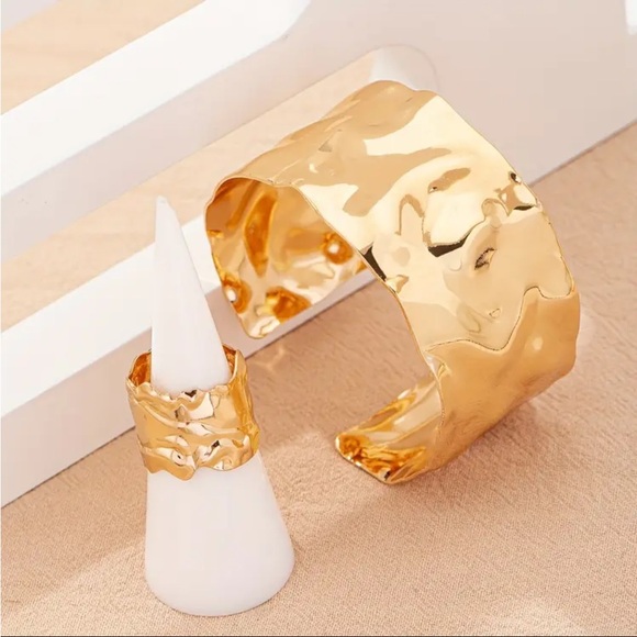 HAMMERED Gold Metal Cuff Adjustable Bangle Bracelet and Matching Ring Se… - Picture 1 of 4